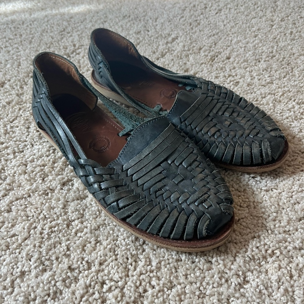 Espiritu Women's leather huaraches